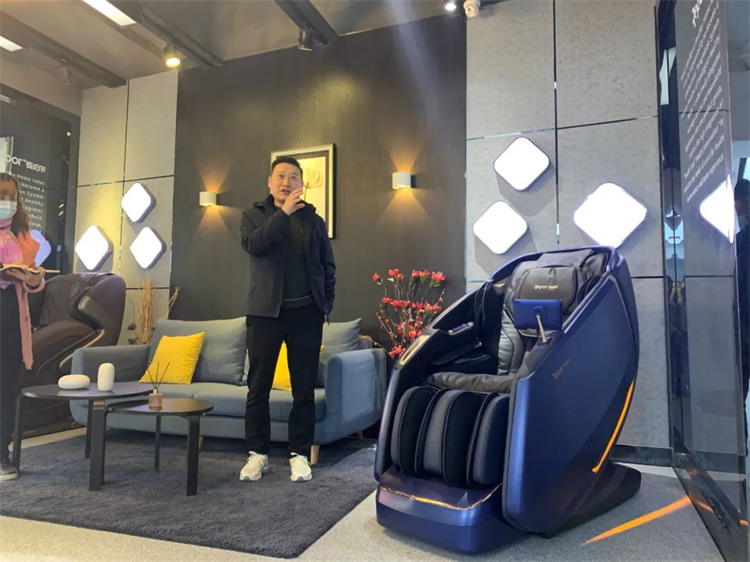 zoty中欧体育官方网站體育集團(tuán)旗下品牌—銳珀爾舉行新款4D穴感總裁按摩椅S500內(nèi)訓(xùn)會